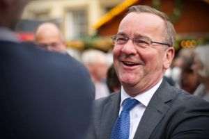 Pistorius respinge criticile din coaliţia germană şi atacă ideea recrutării prin tragere la sorţi